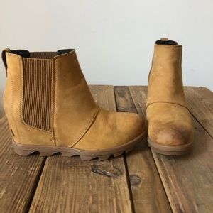 WOMENS JOAN OF ARCTIC™ WEDGE II CHELSEA BOOTIE